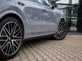 Porsche Cayenne Coupé 3.0 E-Hybrid , Panoramadak, Bijrijdersdisplay, Trekhaak, Sport Design, Origineel NL thumbnail 9