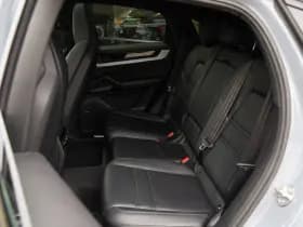 Porsche Cayenne Coupé 3.0 E-Hybrid , Panoramadak, Bijrijdersdisplay, Trekhaak, Sport Design, Origineel NL thumbnail 10