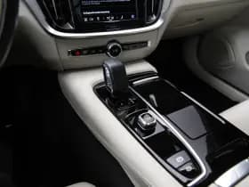 Volvo V60 2.0 T6 Plug-in hybrid AWD Plus Bright , Panoramadak, Adap. cruise, Stoel/stuurverwarming, thumbnail 7