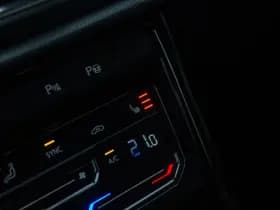 Volkswagen T-Roc 1.5 TSI R-Line , Adaptive cruise, Trekhaak, Apple Carplay thumbnail 17