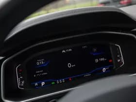 Volkswagen T-Roc 1.5 TSI R-Line , Adaptive cruise, Trekhaak, Apple Carplay thumbnail 10