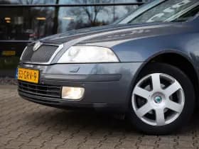 Škoda Octavia Combi 1.6 FSI Elegance Attractive Business , Cruise control, Navigatie, Schuif/Kanteldak thumbnail 7