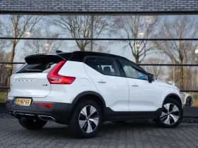 Volvo XC40 2.0 T4 AWD Inscription , Panoramadak, Trekhaak, Harman/Kardon, thumbnail 2