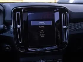 Volvo XC40 2.0 T4 AWD Inscription , Panoramadak, Trekhaak, Harman/Kardon, thumbnail 18