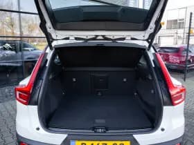 Volvo XC40 2.0 T4 AWD Inscription , Panoramadak, Trekhaak, Harman/Kardon, thumbnail 25