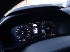 Volvo XC40 2.0 T4 AWD Inscription , Panoramadak, Trekhaak, Harman/Kardon, thumbnail 6