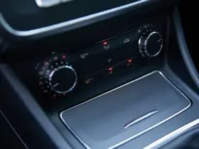 Mercedes-Benz A-Klasse 180 Business Solution AMG Upgrade Edition , Stoelverwarming, Camera, Led, NAP thumbnail 16