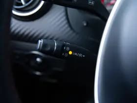 Mercedes-Benz A-Klasse 180 Business Solution AMG Upgrade Edition , Stoelverwarming, Camera, Led, NAP thumbnail 6