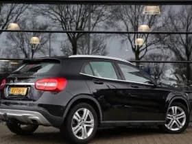 Mercedes-Benz GLA 180 Ambition , Trekhaak, Leer, Achteruitrijcamera thumbnail 2