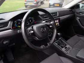 Škoda Superb Combi 1.4 TSI iV Business , Memory, Canton, Carplay, Camera thumbnail 4