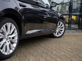 Škoda Superb Combi 1.4 TSI iV Business , Memory, Canton, Carplay, Camera thumbnail 8