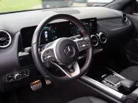 Mercedes-Benz GLA 200 AMG Line , Trekhaak, Achteruitrijcamera, Stoelverwarming, thumbnail 4