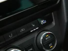 Škoda Octavia Combi 1.6 TDI Greentech Edition Businessline , Panoramadak, Trekhaak, Achteruitrijcamera, thumbnail 18