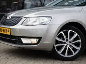 Škoda Octavia Combi 1.6 TDI Greentech Edition Businessline , Panoramadak, Trekhaak, Achteruitrijcamera, thumbnail 8