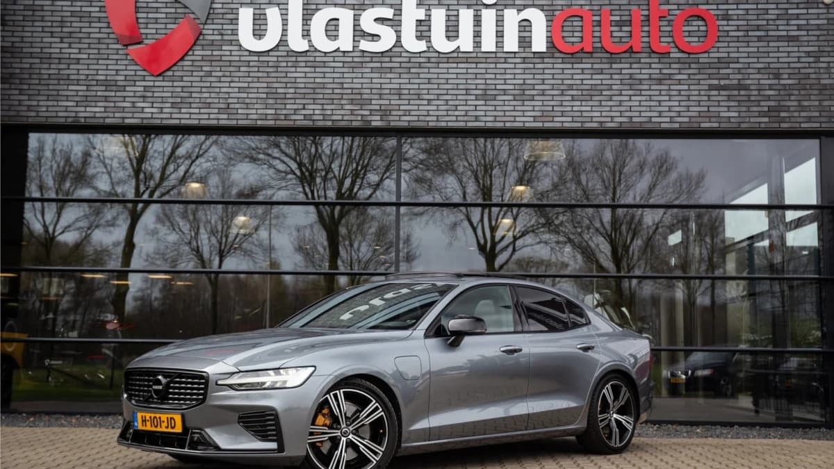 Volvo S60 2.0 T8 AWD Twin Engine R-Design , Panoramadak, Harman/Kardon, Head-up display, Trekhaak, — foto 1