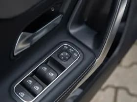 Mercedes-Benz CLA-Klasse 180 Business Solution Progressive , Virtual cockpit, Achteruitrijcamera, BTW thumbnail 22