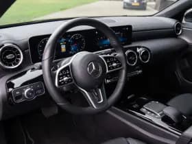 Mercedes-Benz CLA-Klasse 180 Business Solution Progressive , Virtual cockpit, Achteruitrijcamera, BTW thumbnail 4