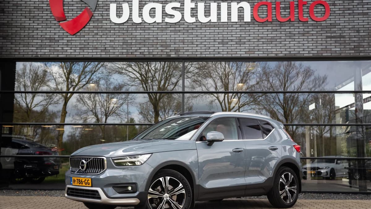 Volvo XC40 — foto 1