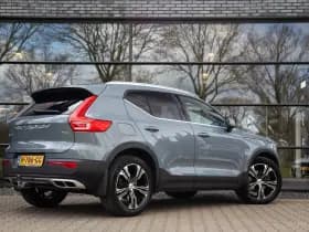 Volvo XC40 thumbnail 2