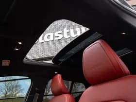 Volvo XC40 thumbnail 3