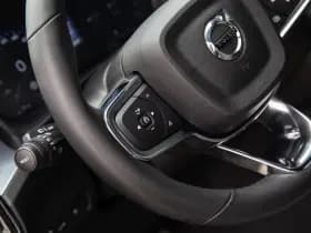 Volvo XC40 thumbnail 5