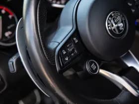 Alfa Romeo Giulia thumbnail 11