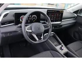 Volkswagen T-Roc thumbnail 4