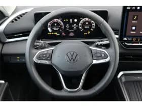 Volkswagen T-Roc thumbnail 6