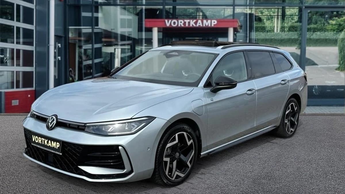 Volkswagen Passat — foto 1