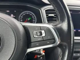 Volkswagen T-Roc thumbnail 16