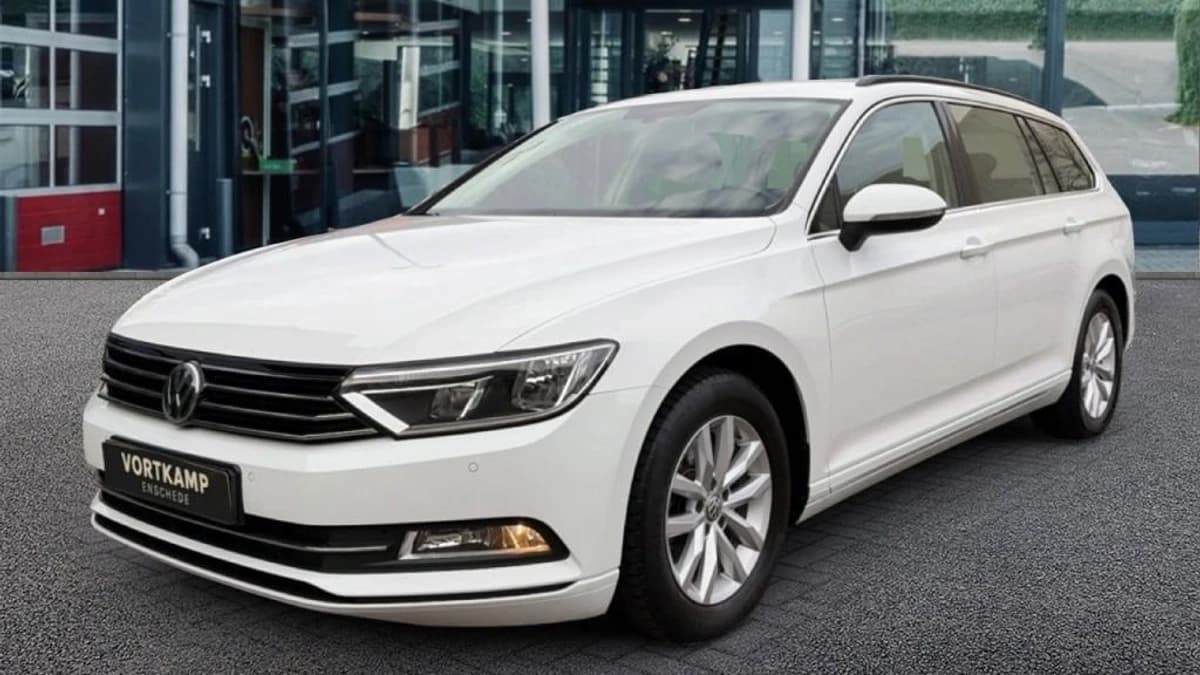 Volkswagen Passat — foto 1