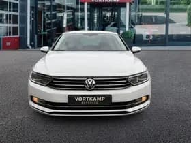 Volkswagen Passat thumbnail 2