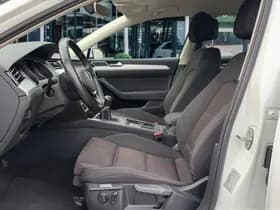 Volkswagen Passat thumbnail 11