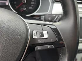 Volkswagen Passat thumbnail 18