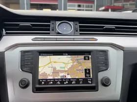 Volkswagen Passat thumbnail 24