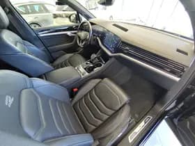 Volkswagen Touareg thumbnail 12