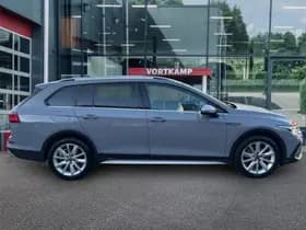 Volkswagen Golf thumbnail 4