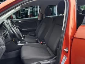 Volkswagen T-Roc thumbnail 11