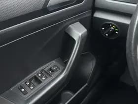 Volkswagen T-Roc thumbnail 16