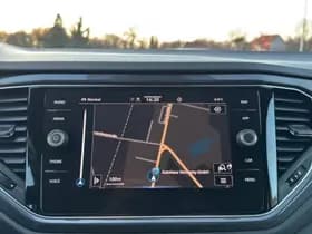 Volkswagen T-Roc thumbnail 23