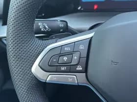 Volkswagen Golf thumbnail 20