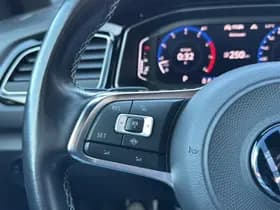 Volkswagen T-Roc thumbnail 16