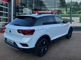 Volkswagen T-Roc thumbnail 5