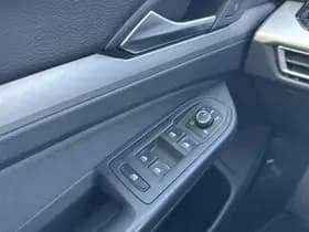 Volkswagen Golf thumbnail 24