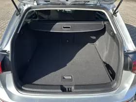 Volkswagen Golf thumbnail 10
