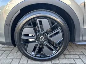 Volkswagen T-Roc thumbnail 9