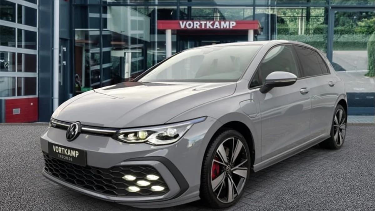 Volkswagen Golf — foto 1