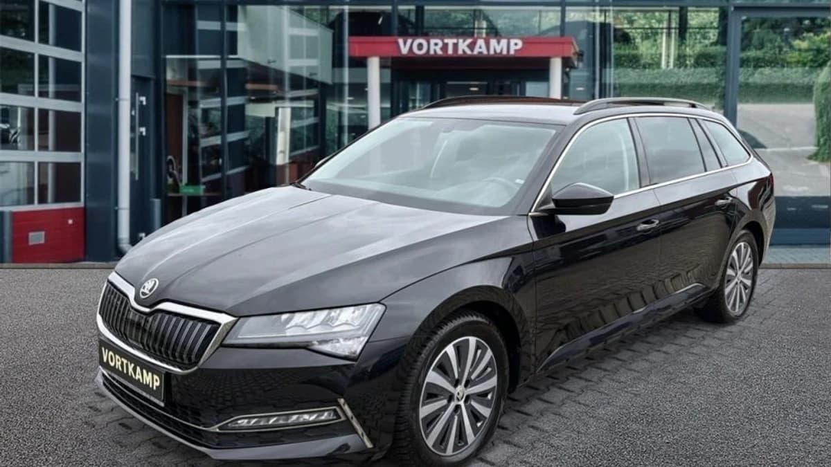 Škoda Superb — foto 1