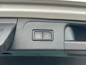 Volkswagen Passat thumbnail 11