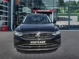 Volkswagen Tiguan thumbnail 2
